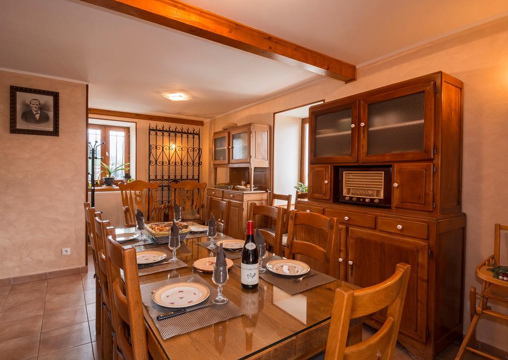 Le Carnival Bed and Breakfast Laval  Buitenkant foto