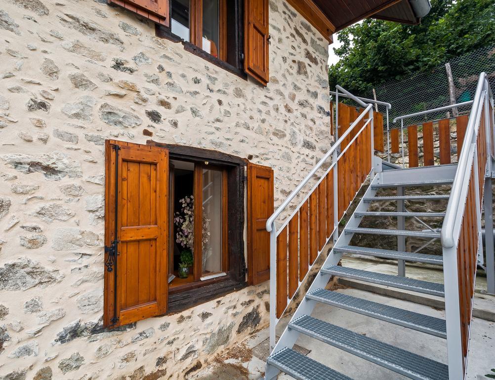 Le Carnival Bed and Breakfast Laval  Buitenkant foto
